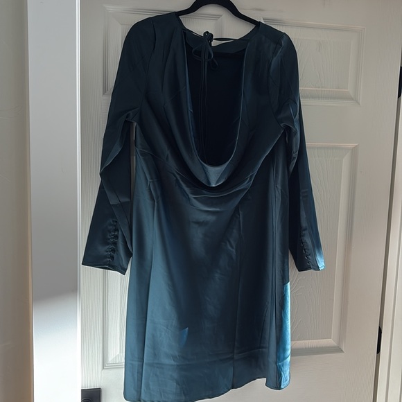 Dark green holiday cocktail dress - Picture 3 of 5